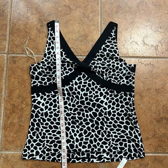 Tahari top size L - Picture 6 of 6